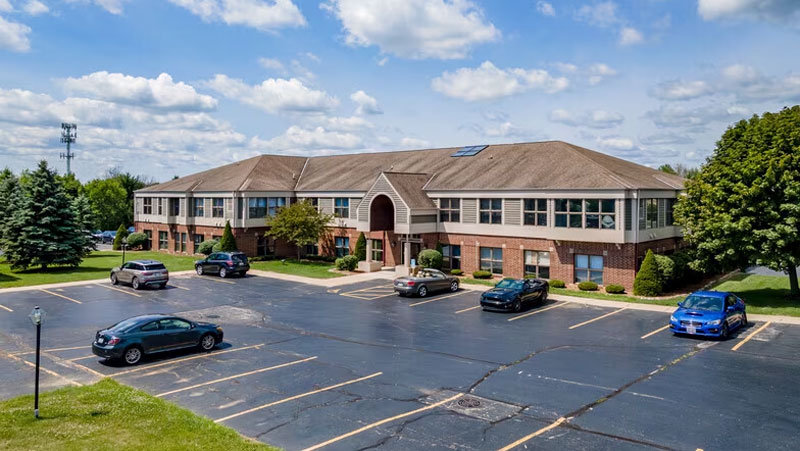 Exterior of building at 1017 W Glen Oaks Ln Mequon, WI